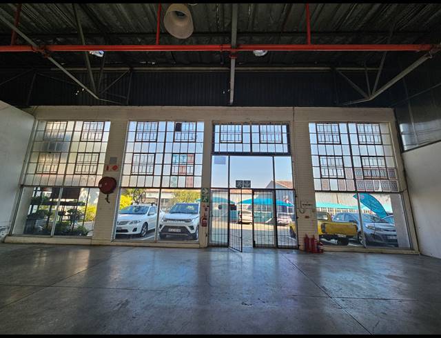 300M² SHOWROOM TO LET IN KRAMERVILLE
